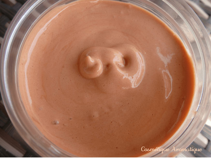 Crème capillaire hydratante et démêlante