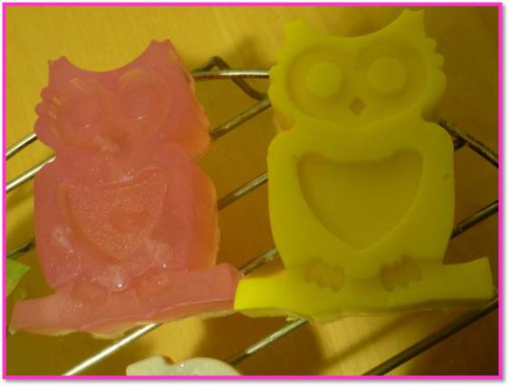 Savons rose et jaune